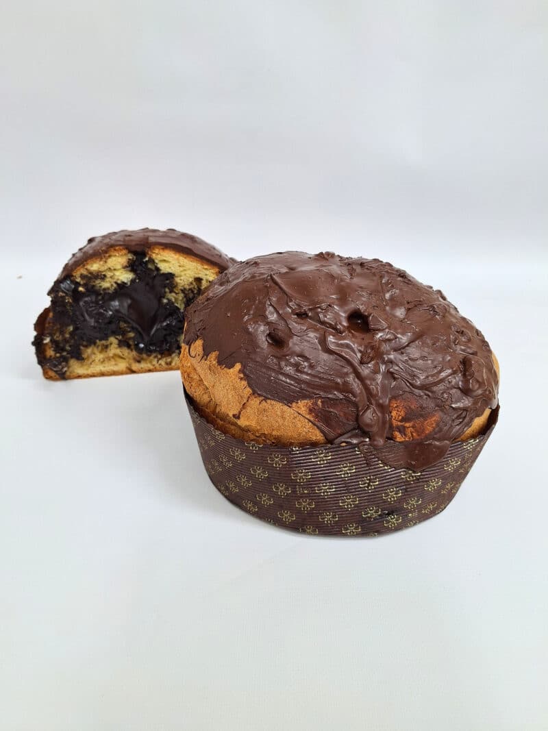 Panettone fondente tagliato