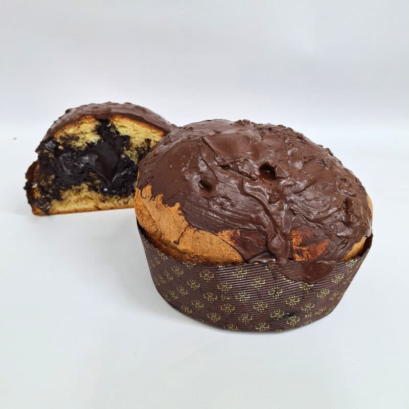 Panettone fondente tagliato