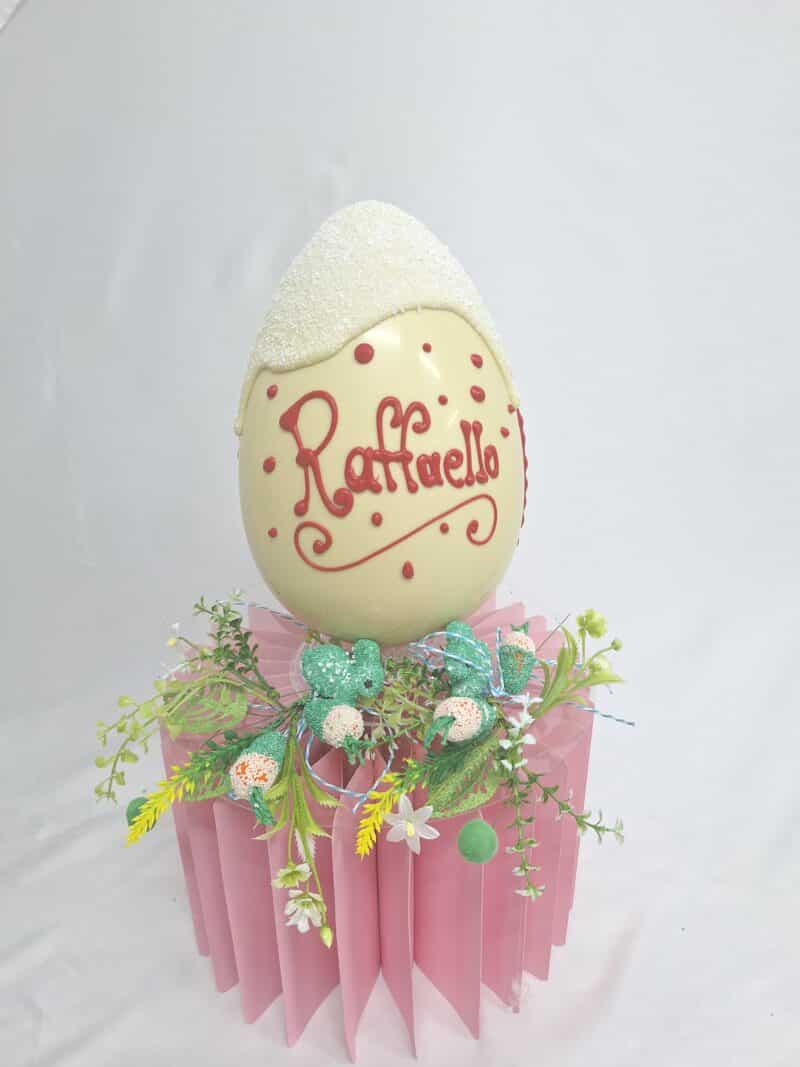 Uovo di Pasqua al cioccolato bianco gusto Raffaello