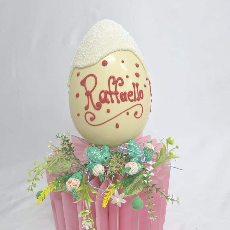 Uovo di Pasqua al cioccolato bianco gusto Raffaello